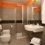 Melograno:Bathroom